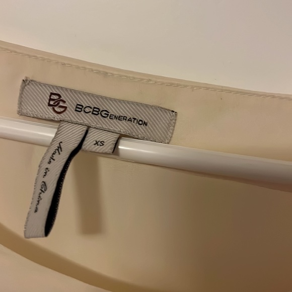 Cream elegant blouse - Picture 2 of 3